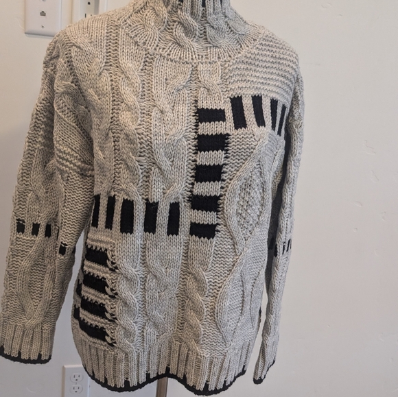 Women's sweater - Picture 4 of 9